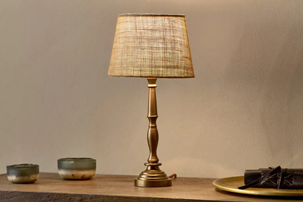 What are Some Color Matching Tips for Table Lamps?