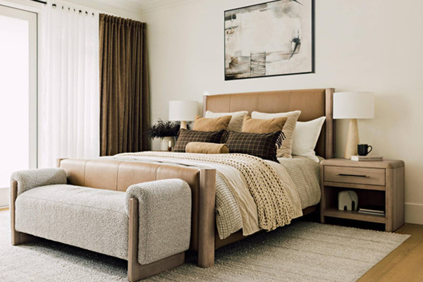 What are Some Attractive Table Lamps for Wedding Rooms?