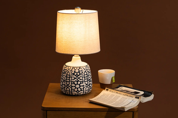 What Types of Round Table Lamps are There?