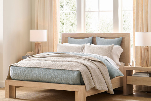 What are the Characteristics of a Bedside Table Lamp?