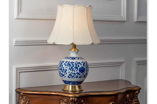 How to Determine the Material of a Table Lamp?