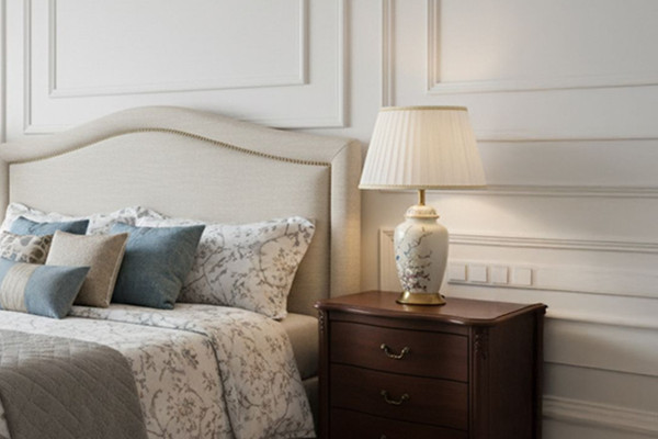 What are the Benefits of Using A Table Lamp at Home